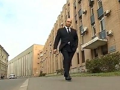 Путин на похоронах Рахлина. Фото inotv.rt.com